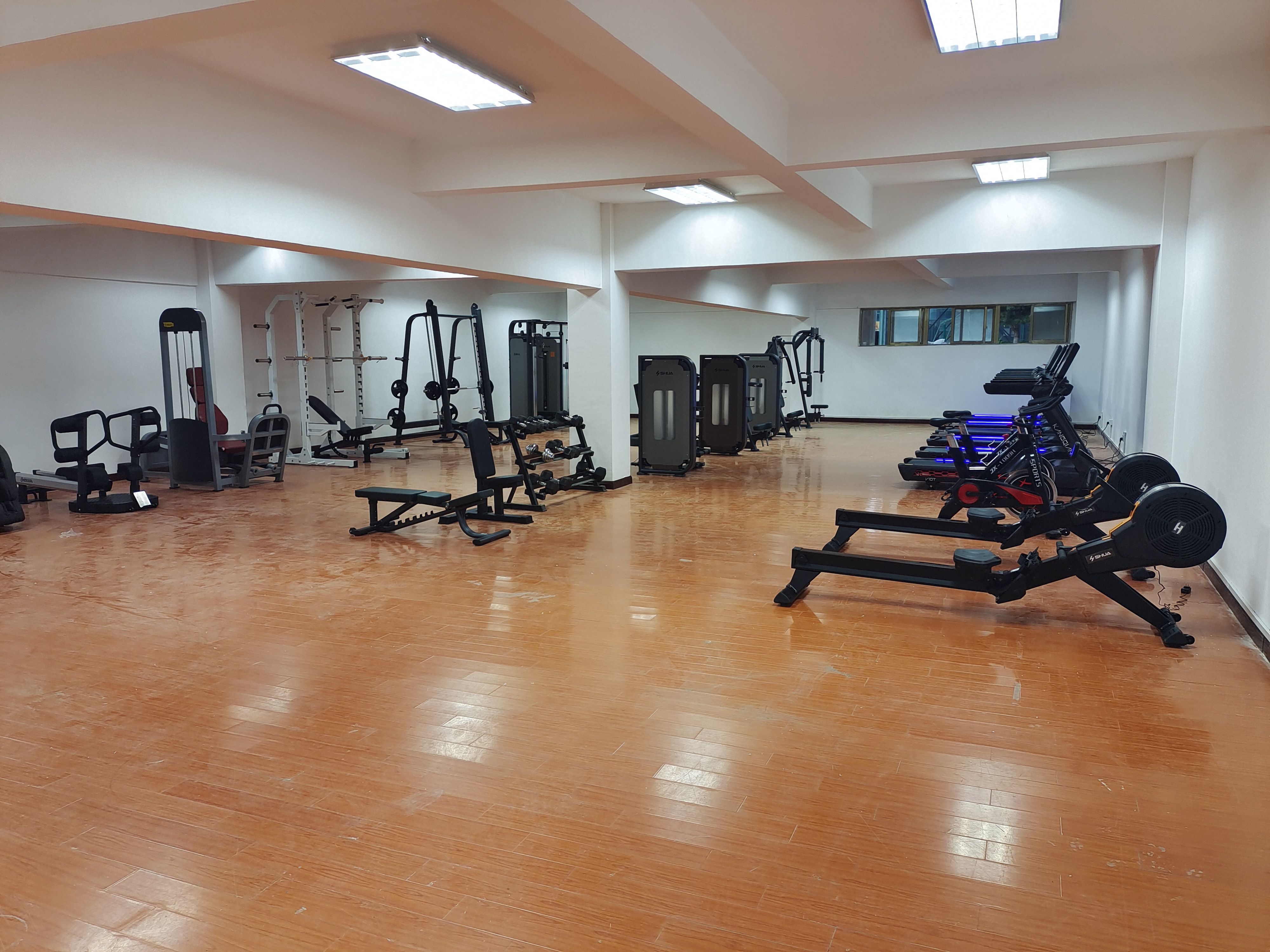 健身房器材供應(yīng)商康強(qiáng)廠家直銷(xiāo)